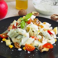 Ensalada de pasta con manzana y nueces