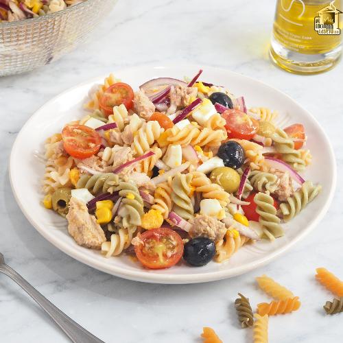 Ensalada de pasta con atún